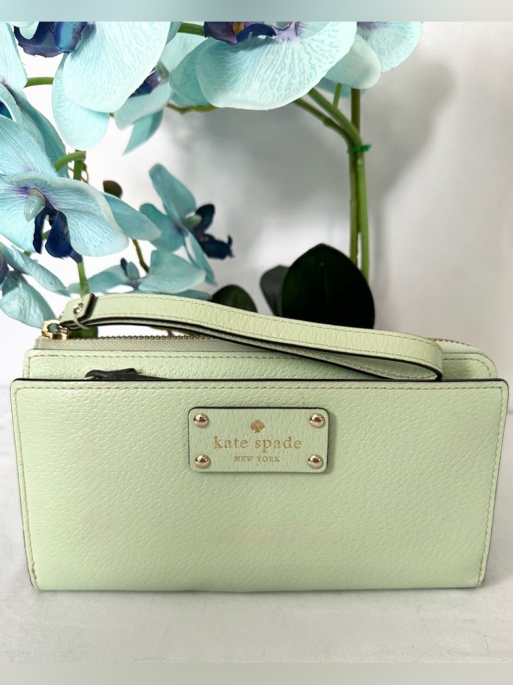 kate spade Wellesley Layton Mint Green Pebbled Leather Wallet • Like New - Picture 2 of 5